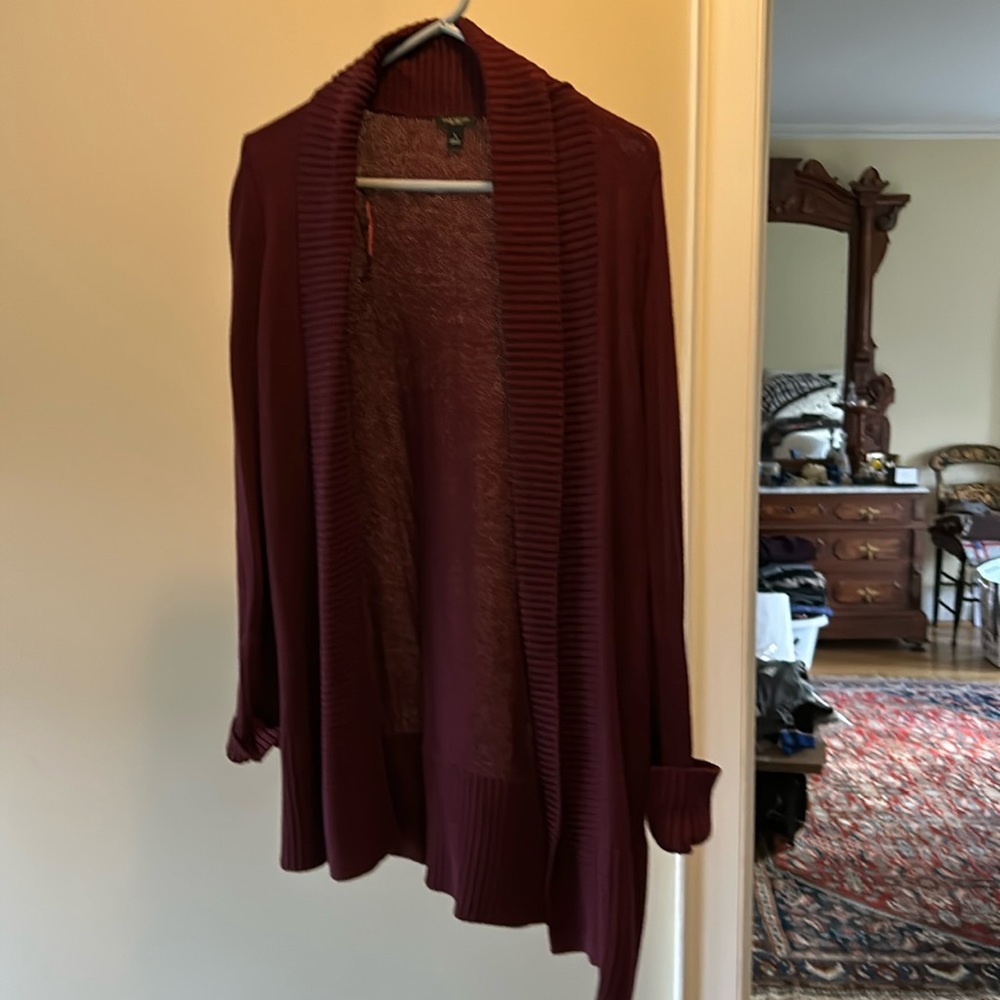 Ann Taylor factory maroon cardigan sweater
